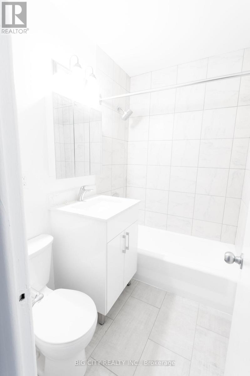 412 - 29 UPPER CANADA DRIVE - Photo 5