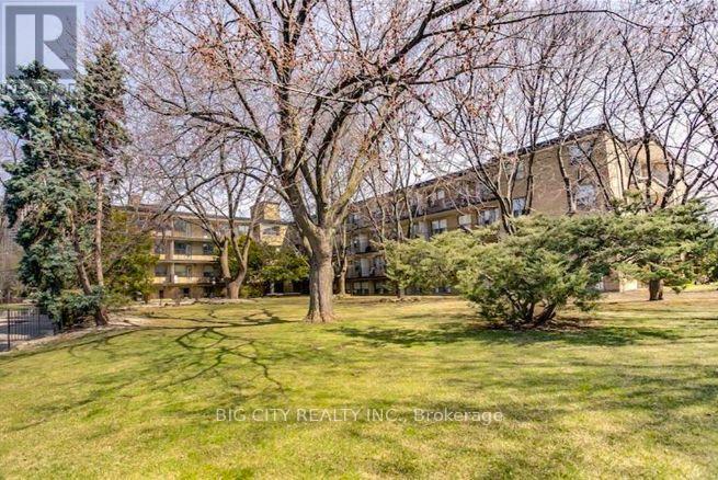 301 - 29 UPPER CANADA DRIVE
