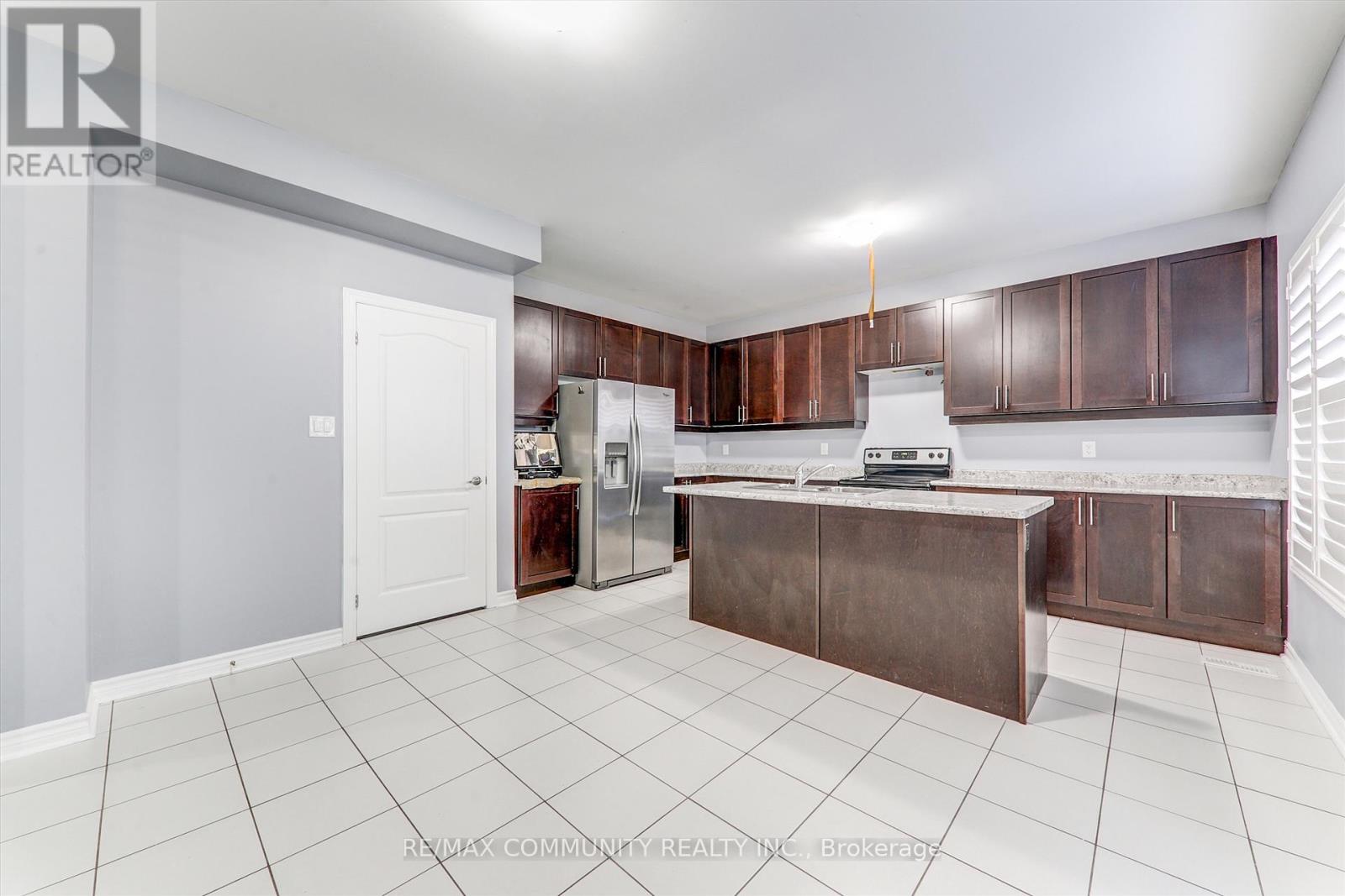 79 Mcroberts Crescent, Clarington, Ontario  L4E 0R9 - Photo 11 - E13286904