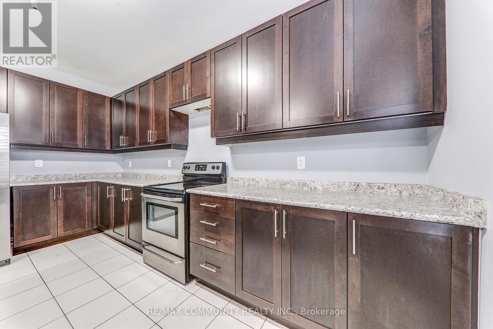 79 Mcroberts Crescent, Clarington, Ontario  L4E 0R9 - Photo 14 - E13286904