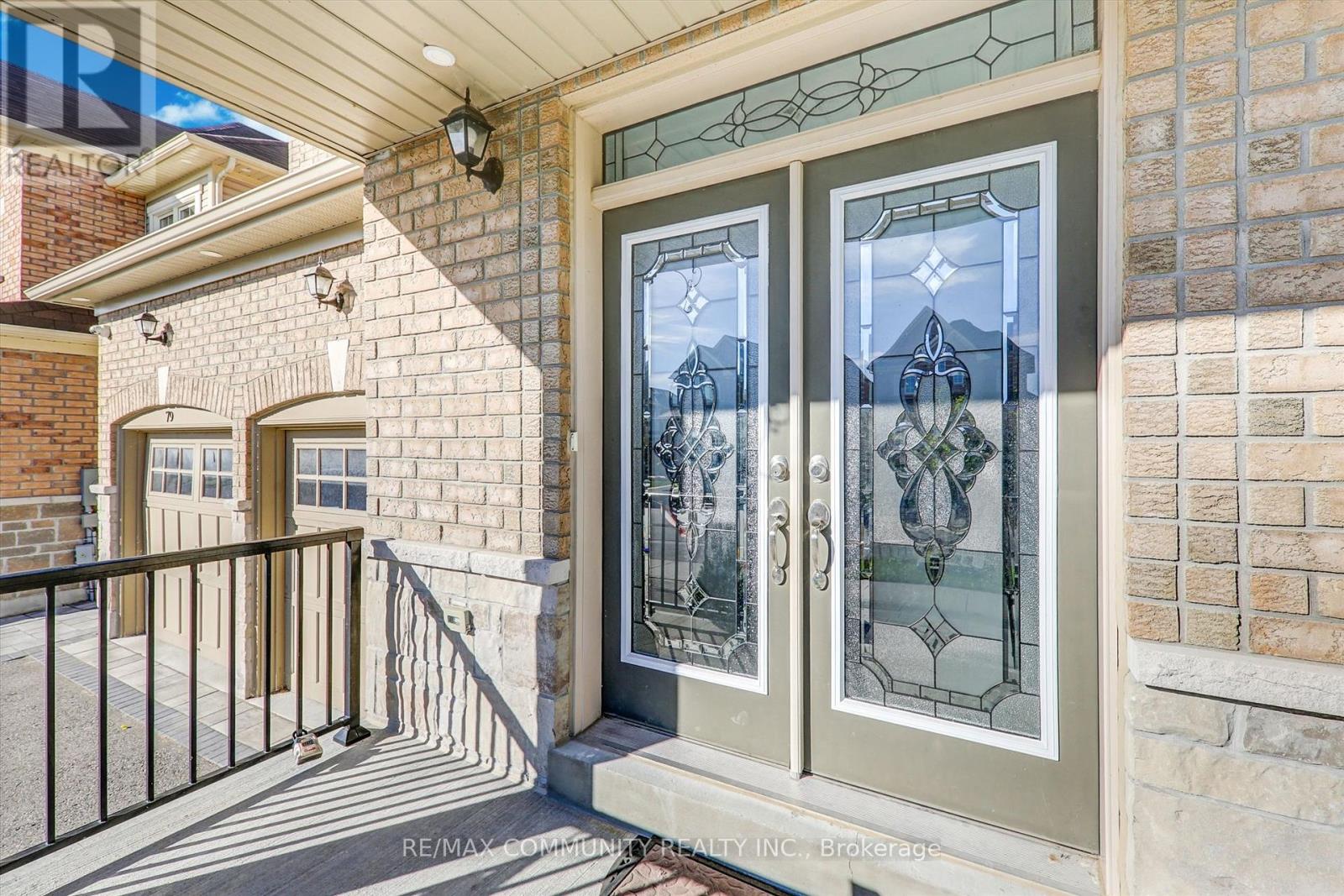 79 Mcroberts Crescent, Clarington, Ontario  L4E 0R9 - Photo 4 - E13286904