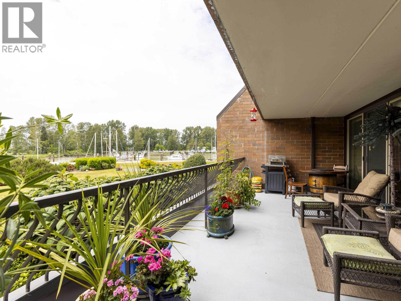 105 4815 48 Avenue, Delta, British Columbia  V4K 1V2 - Photo 1 - R3132923