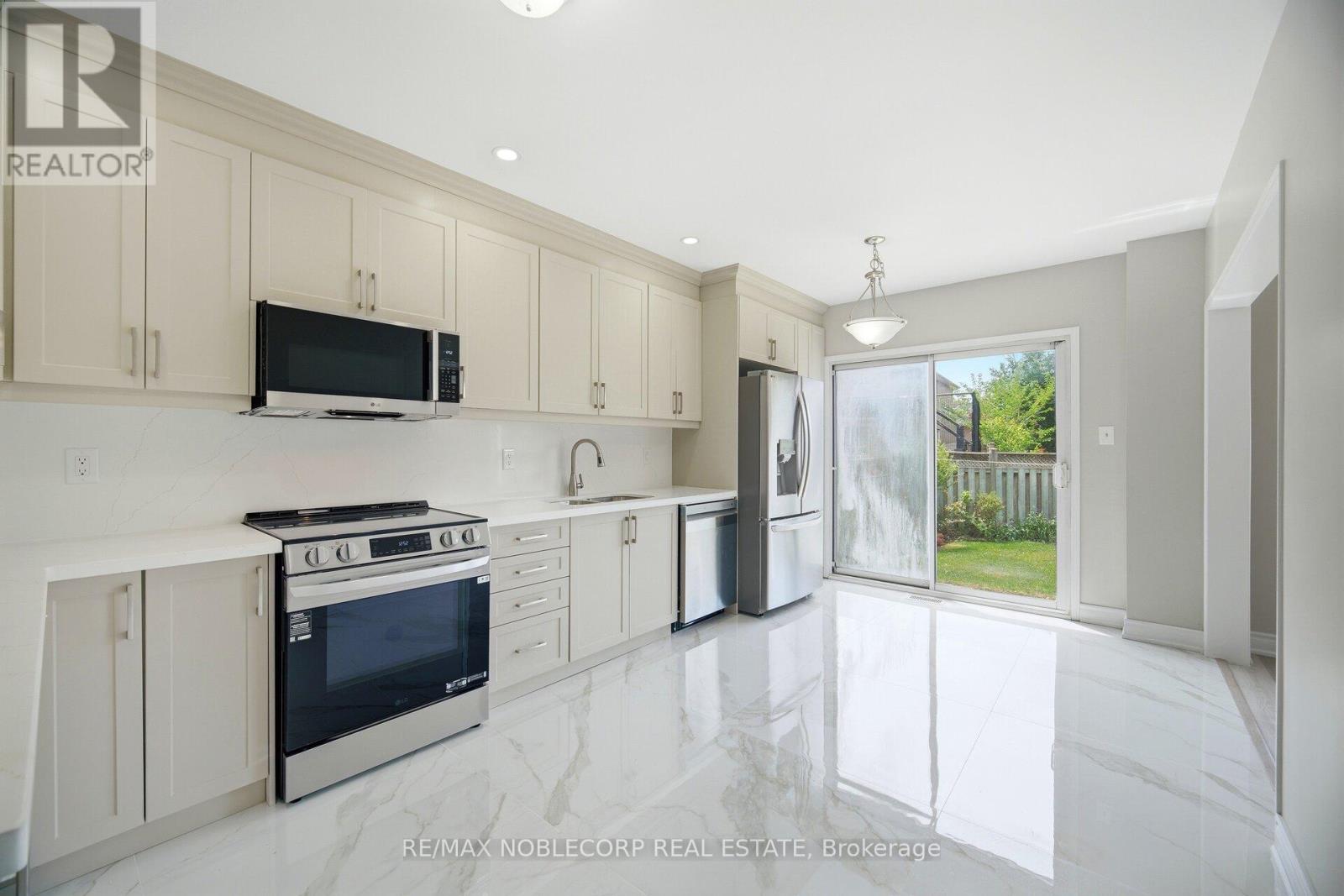 Upper - 22 Gold Hill Road, Brampton, Ontario  L6X 4V2 - Photo 13 - W13286722