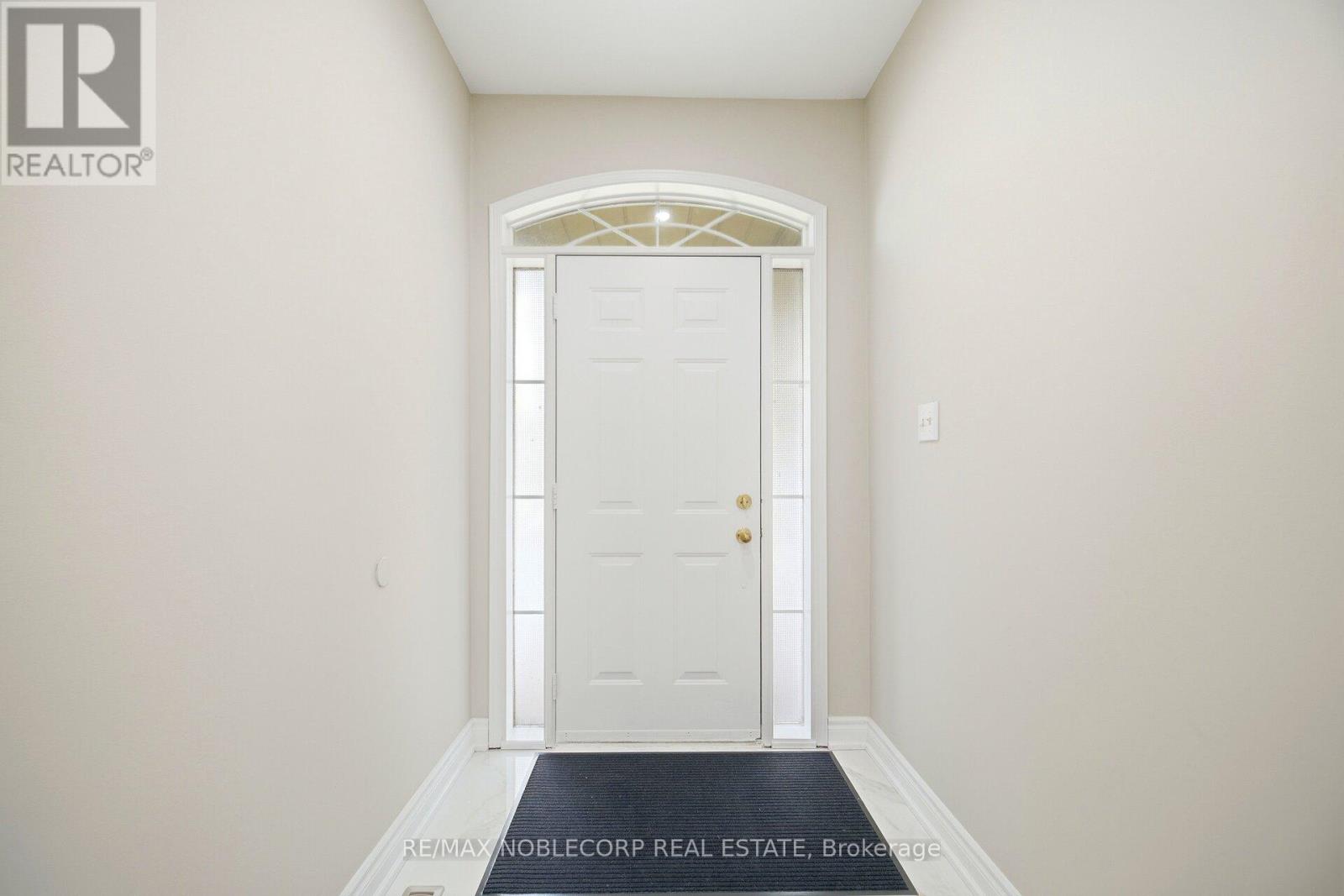 Upper - 22 Gold Hill Road, Brampton, Ontario  L6X 4V2 - Photo 5 - W13286722