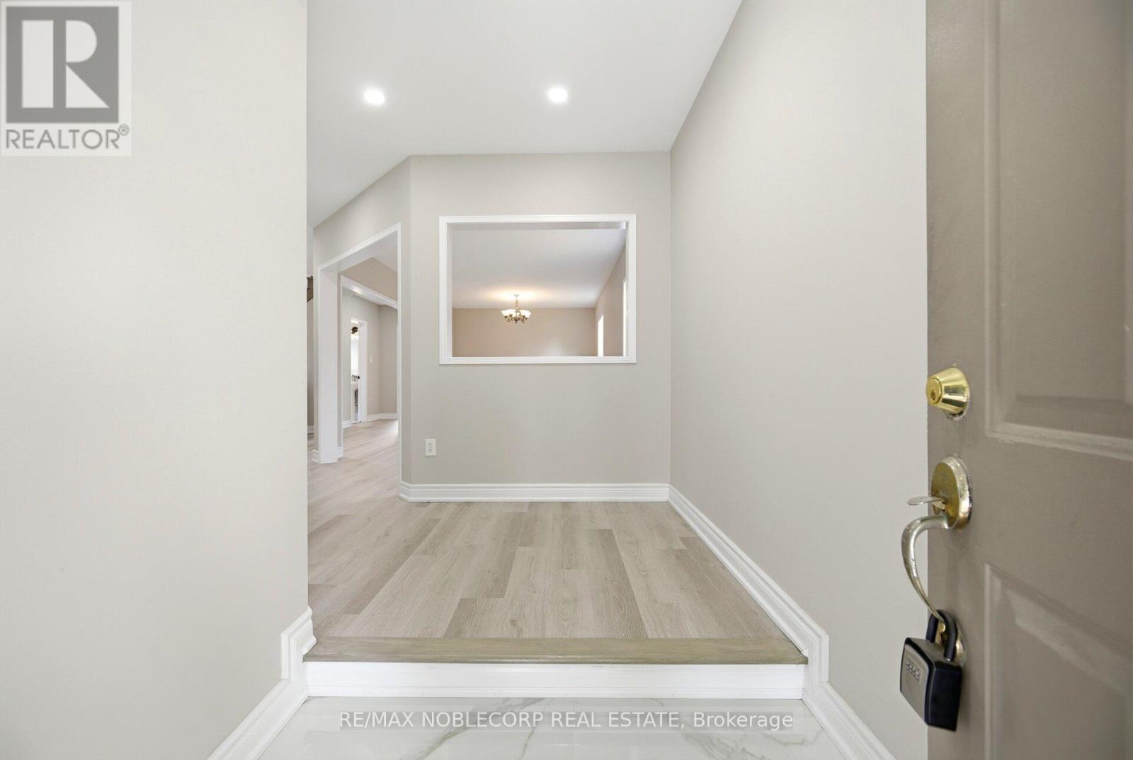 Upper - 22 Gold Hill Road, Brampton, Ontario  L6X 4V2 - Photo 6 - W13286722
