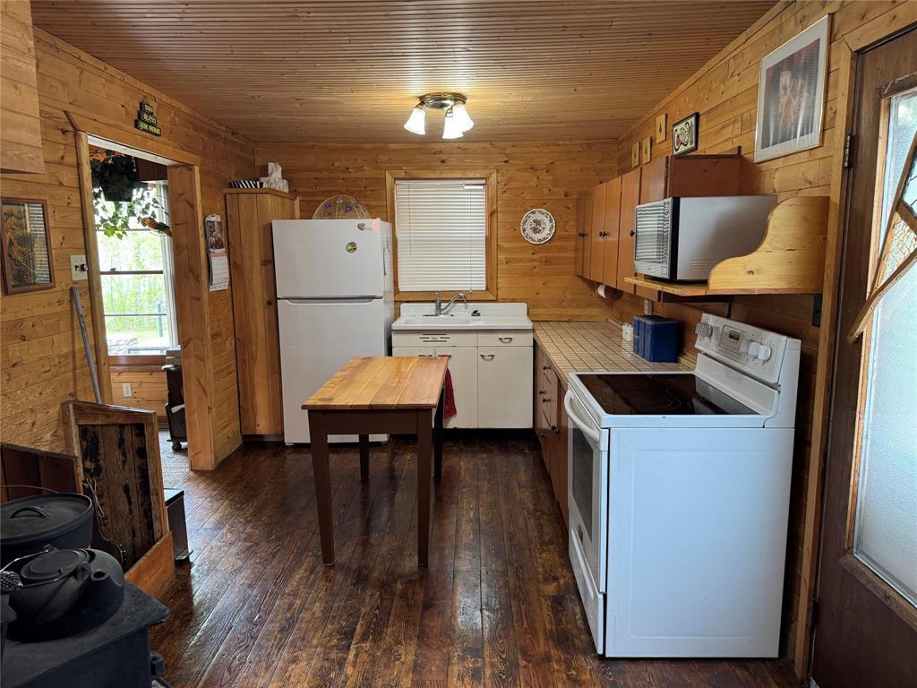 27 Block 9 Road, Falcon Lake, Manitoba  R0E 0N0 - Photo 15 - 202612727