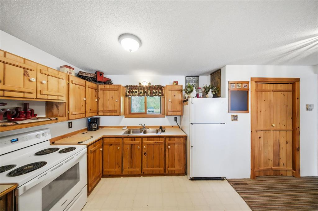 2 East Shore Road, Moose Lake, Manitoba R0A 2J0 - Photo 14 - 202612881
