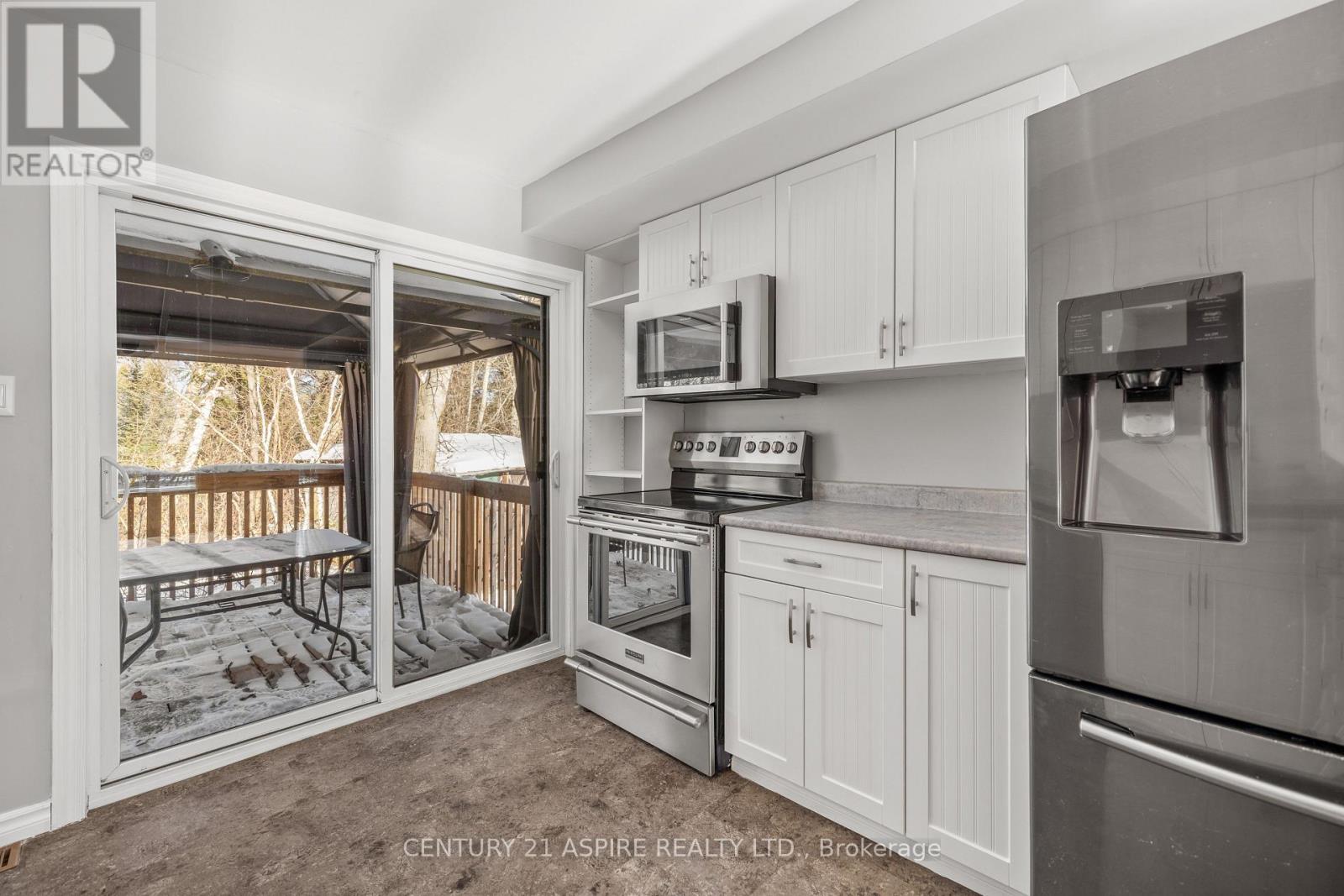84 Sandy Beach Road, Laurentian Valley, Ontario  K8A 6W8 - Photo 5 - X13095596
