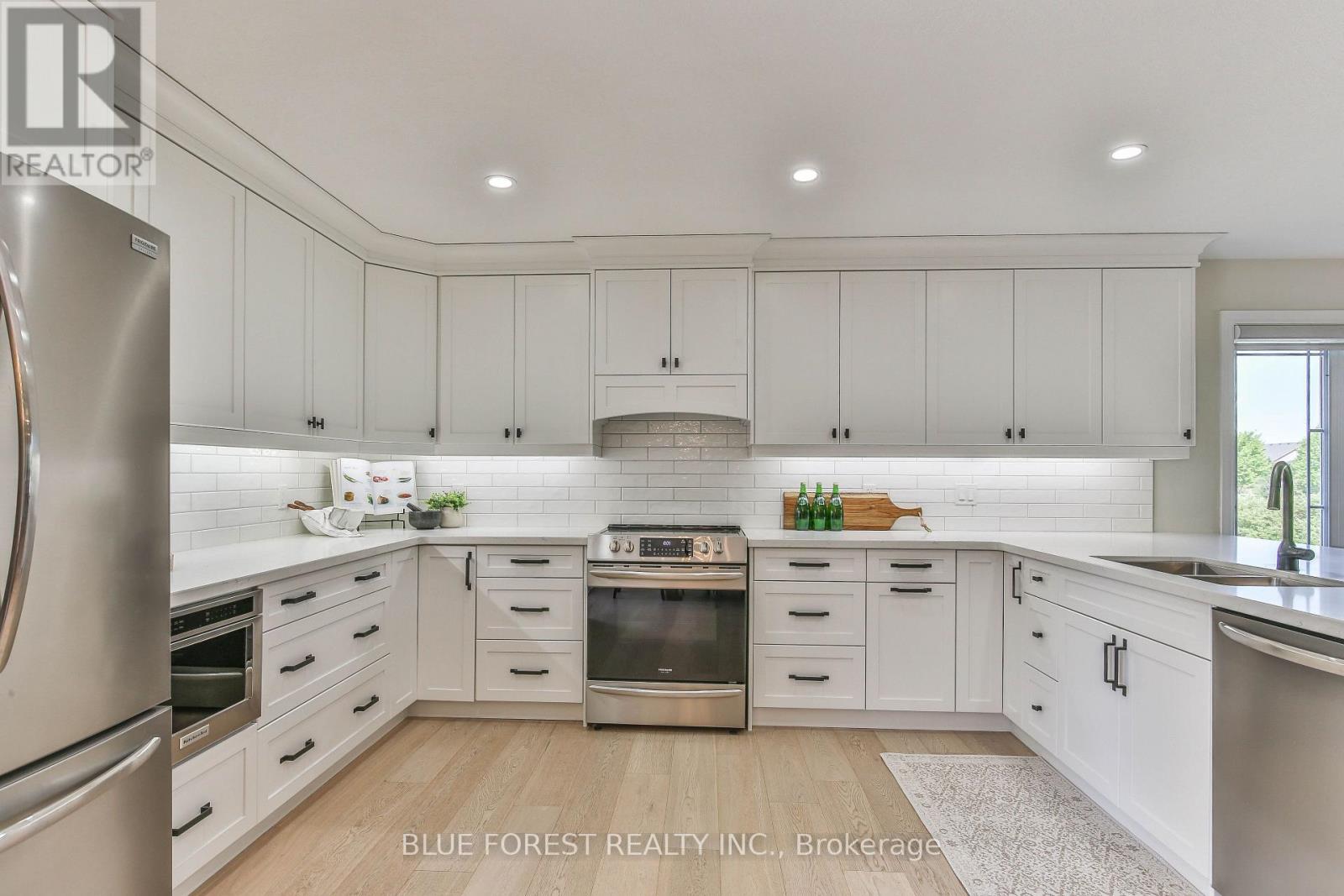 16 Brooker Trail, Thames Centre, Ontario  N0M 2P0 - Photo 12 - X13291144