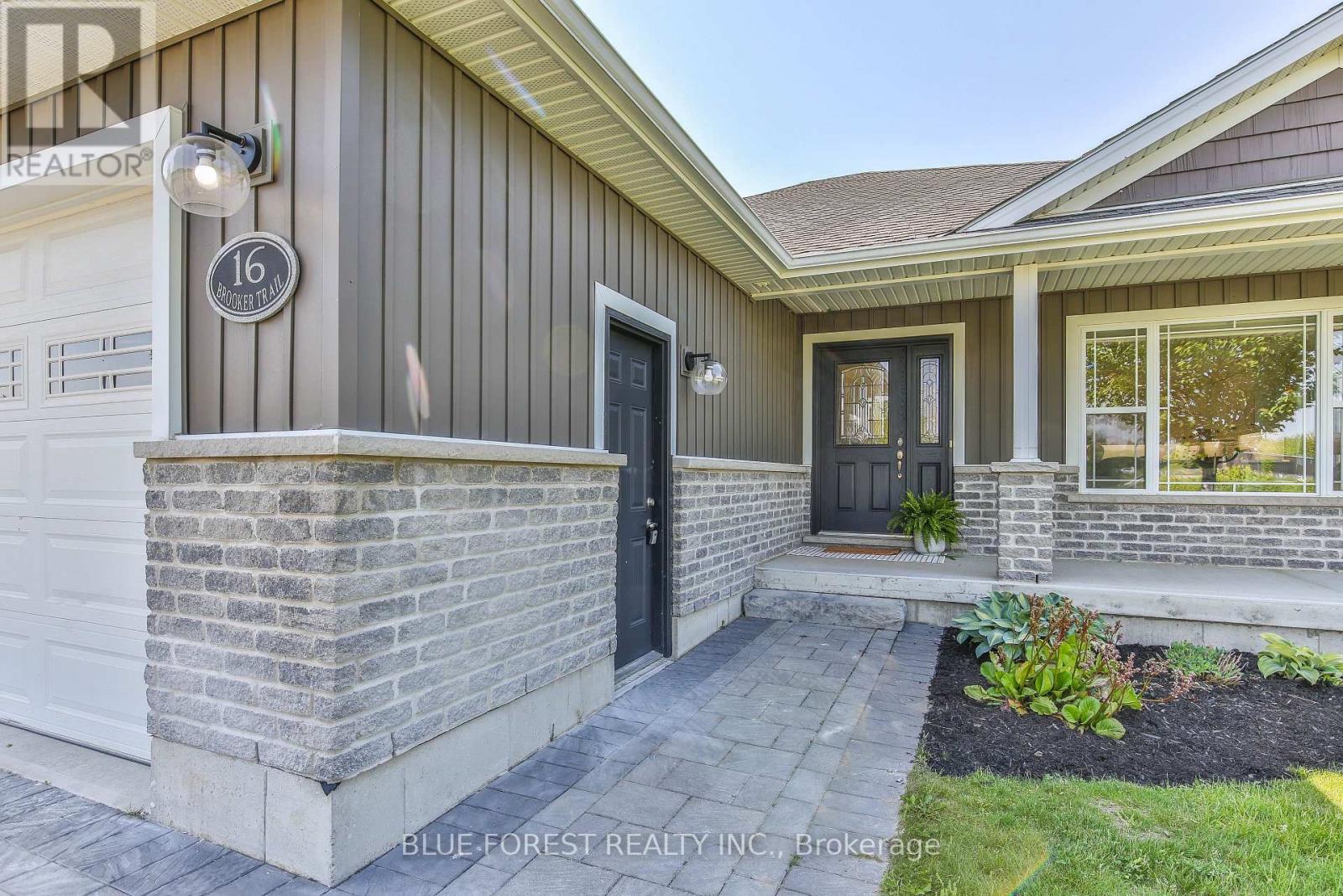 16 Brooker Trail, Thames Centre, Ontario  N0M 2P0 - Photo 2 - X13291144