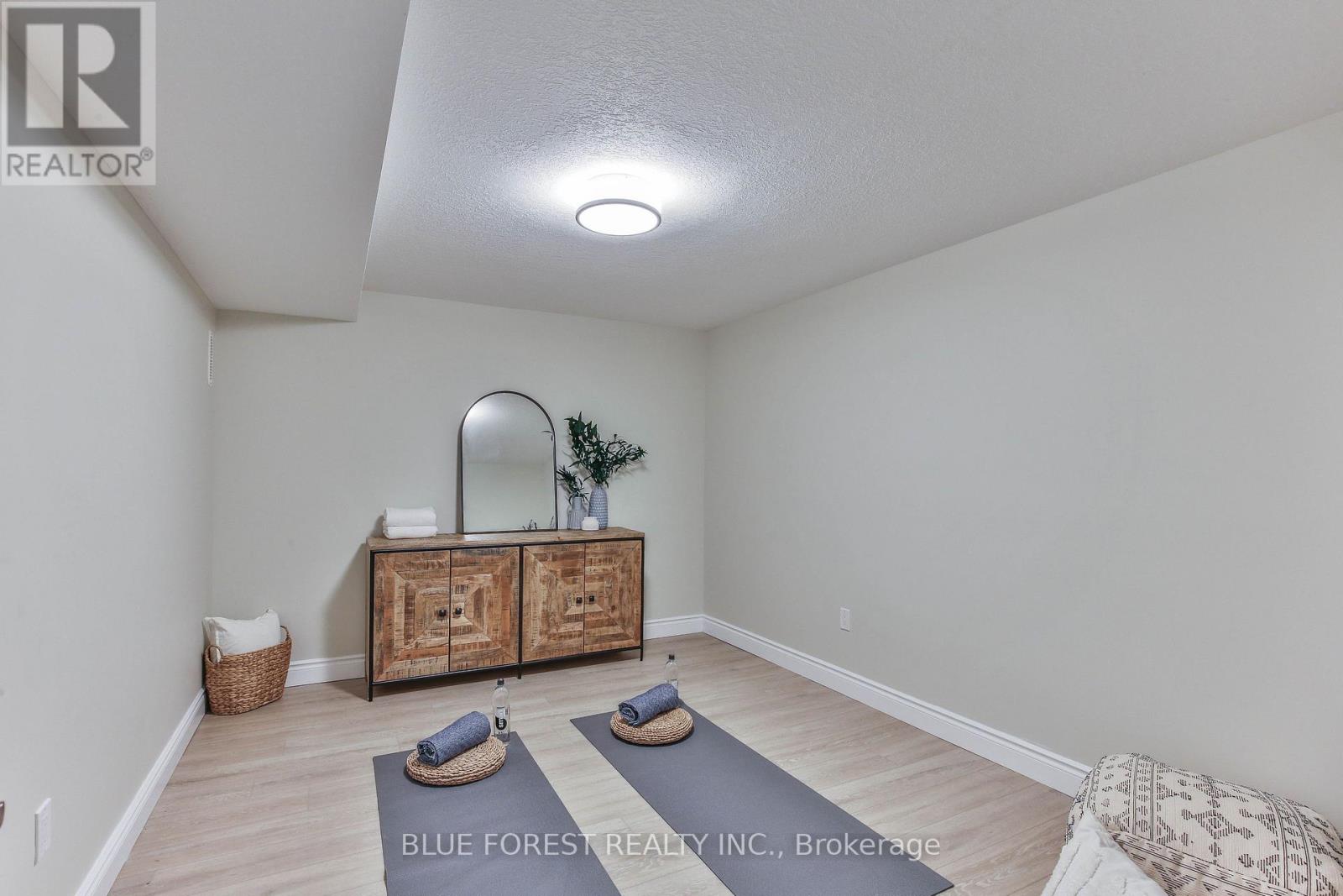16 Brooker Trail, Thames Centre, Ontario  N0M 2P0 - Photo 39 - X13291144