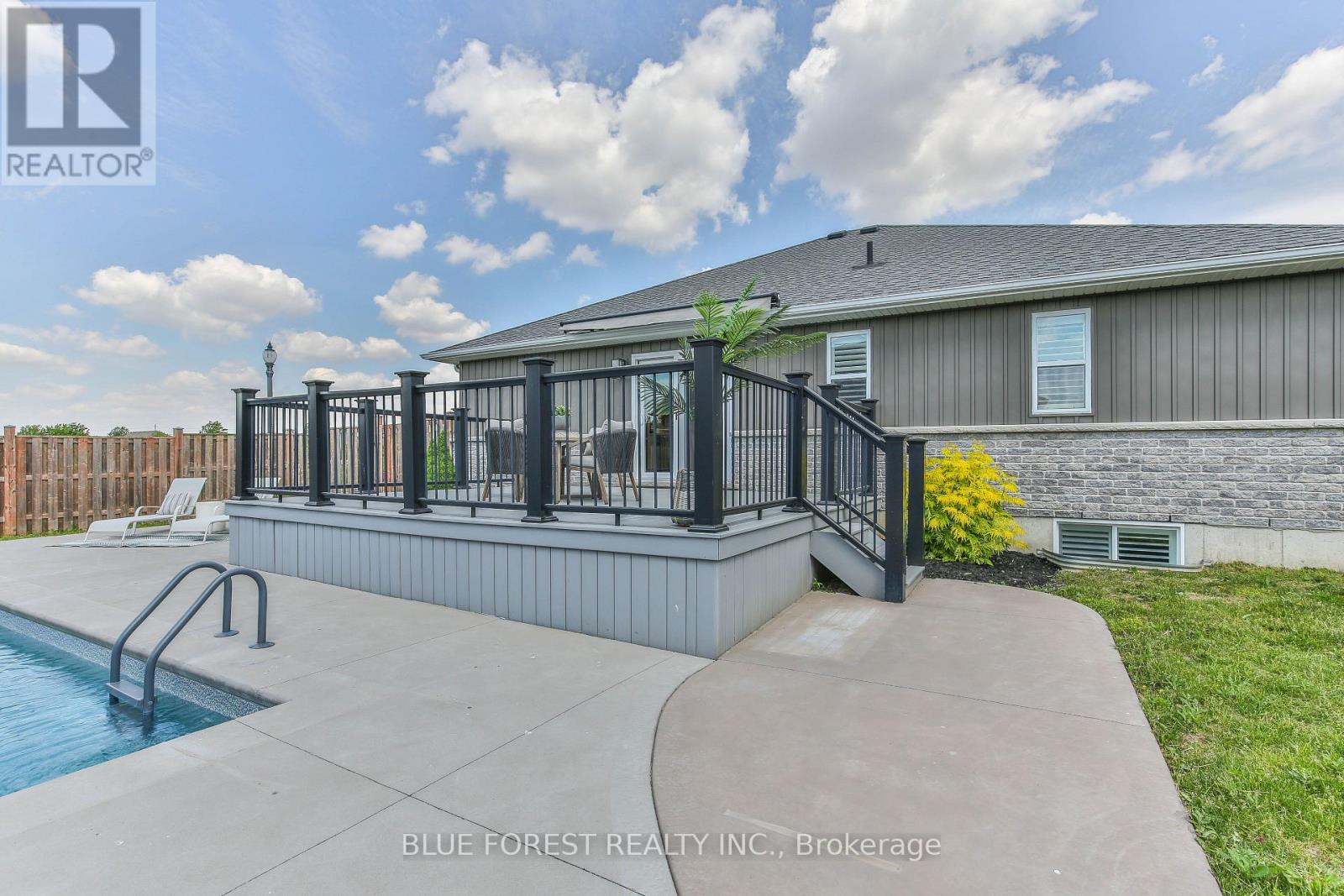 16 Brooker Trail, Thames Centre, Ontario  N0M 2P0 - Photo 42 - X13291144