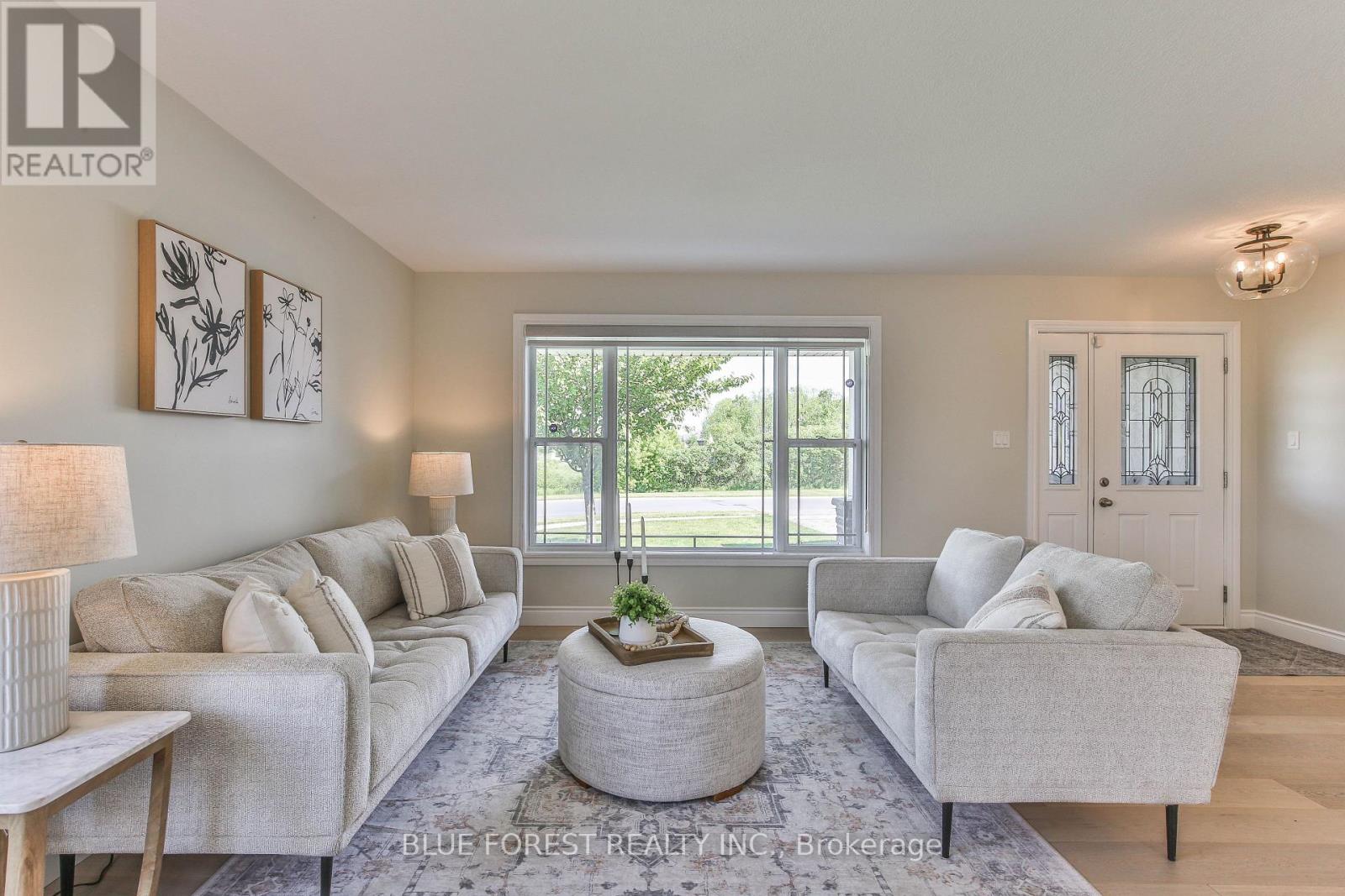 16 Brooker Trail, Thames Centre, Ontario  N0M 2P0 - Photo 8 - X13291144