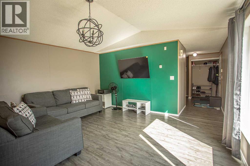 11 Deer Ridge Drive, High Level, Alberta  T0H 1Z0 - Photo 13 - A2312354