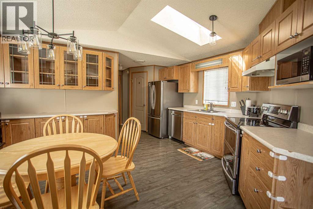 11 Deer Ridge Drive, High Level, Alberta  T0H 1Z0 - Photo 16 - A2312354