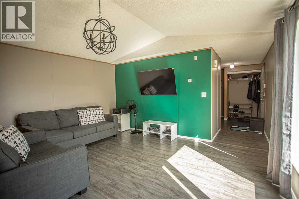 11 Deer Ridge Drive, High Level, Alberta  T0H 1Z0 - Photo 12 - A2312354
