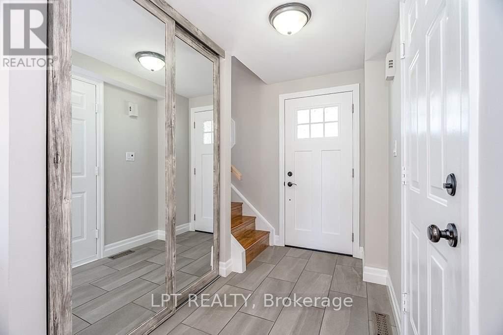 35 Clute Crescent, Barrie, Ontario  L4N 8S7 - Photo 3 - S13290388