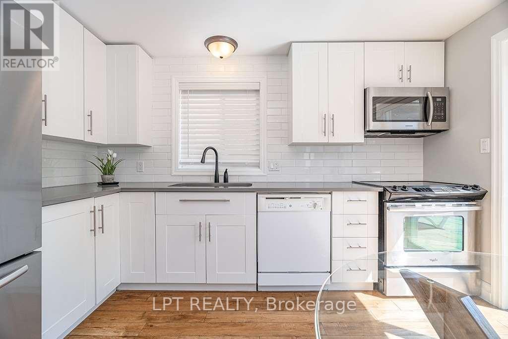 35 Clute Crescent, Barrie, Ontario  L4N 8S7 - Photo 4 - S13290388