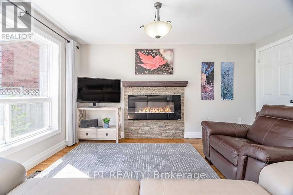 35 Clute Crescent, Barrie, Ontario  L4N 8S7 - Photo 7 - S13290388