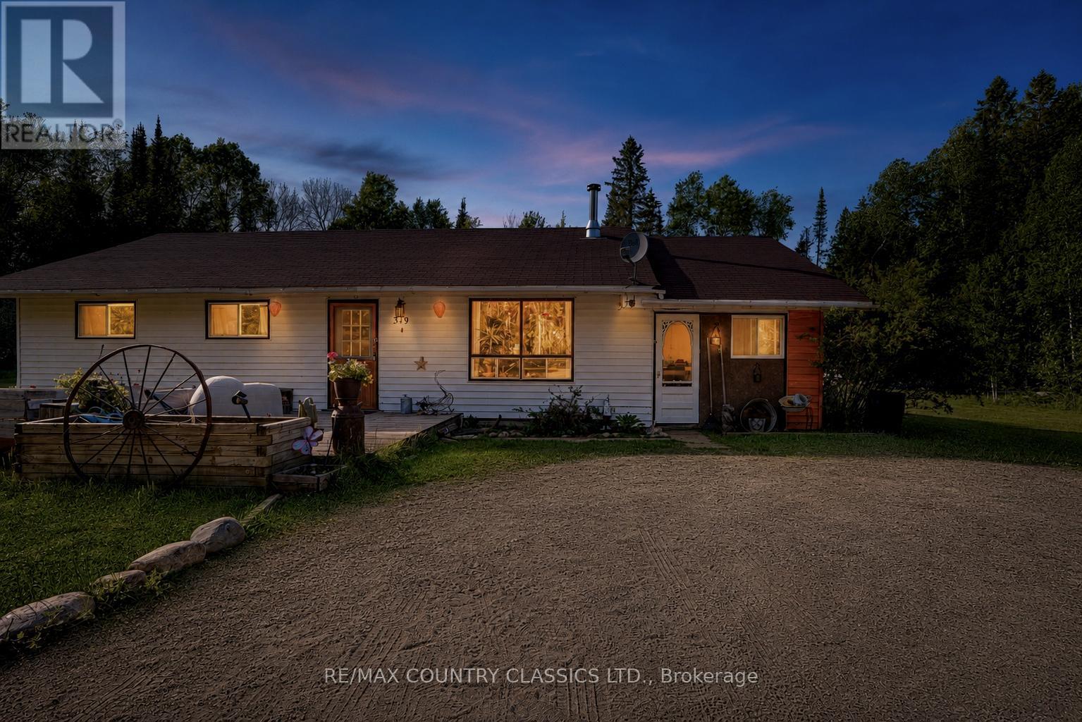 319 EAST LAKE ROAD, Hastings Highlands, Ontario