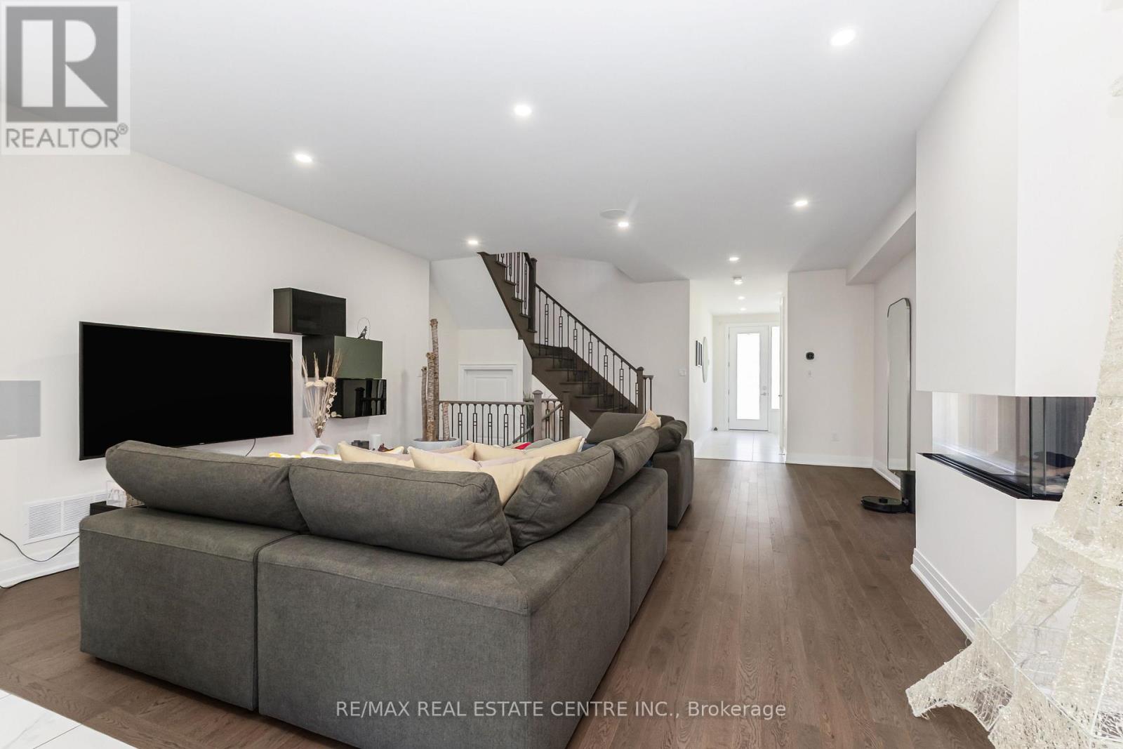 35 Lollard Way, Brampton, Ontario  L6Y 2C9 - Photo 11 - W13289084