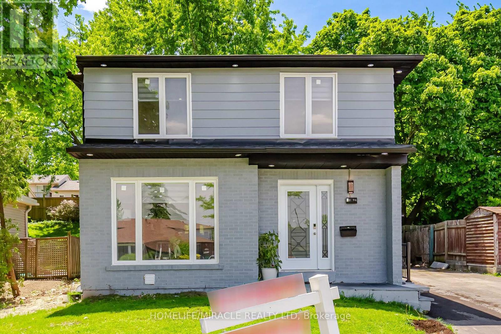 96 BONHAM BOULEVARD, Mississauga, Ontario