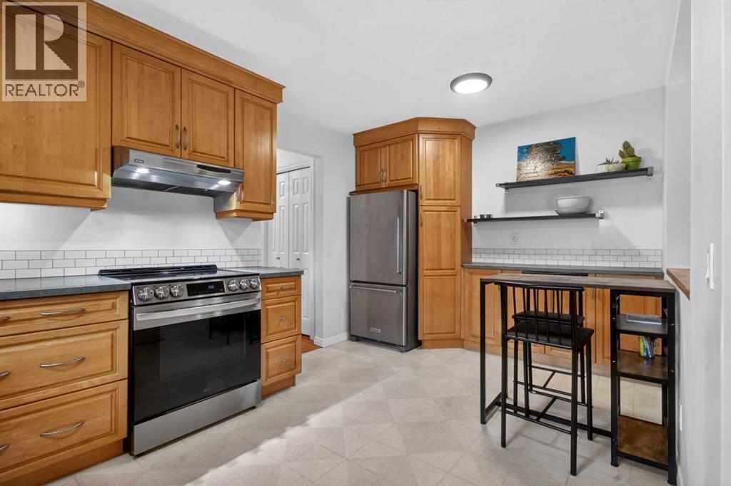 203 Southampton Drive SW, Calgary, Alberta  T2W 0V6 - Photo 16 - A2317746