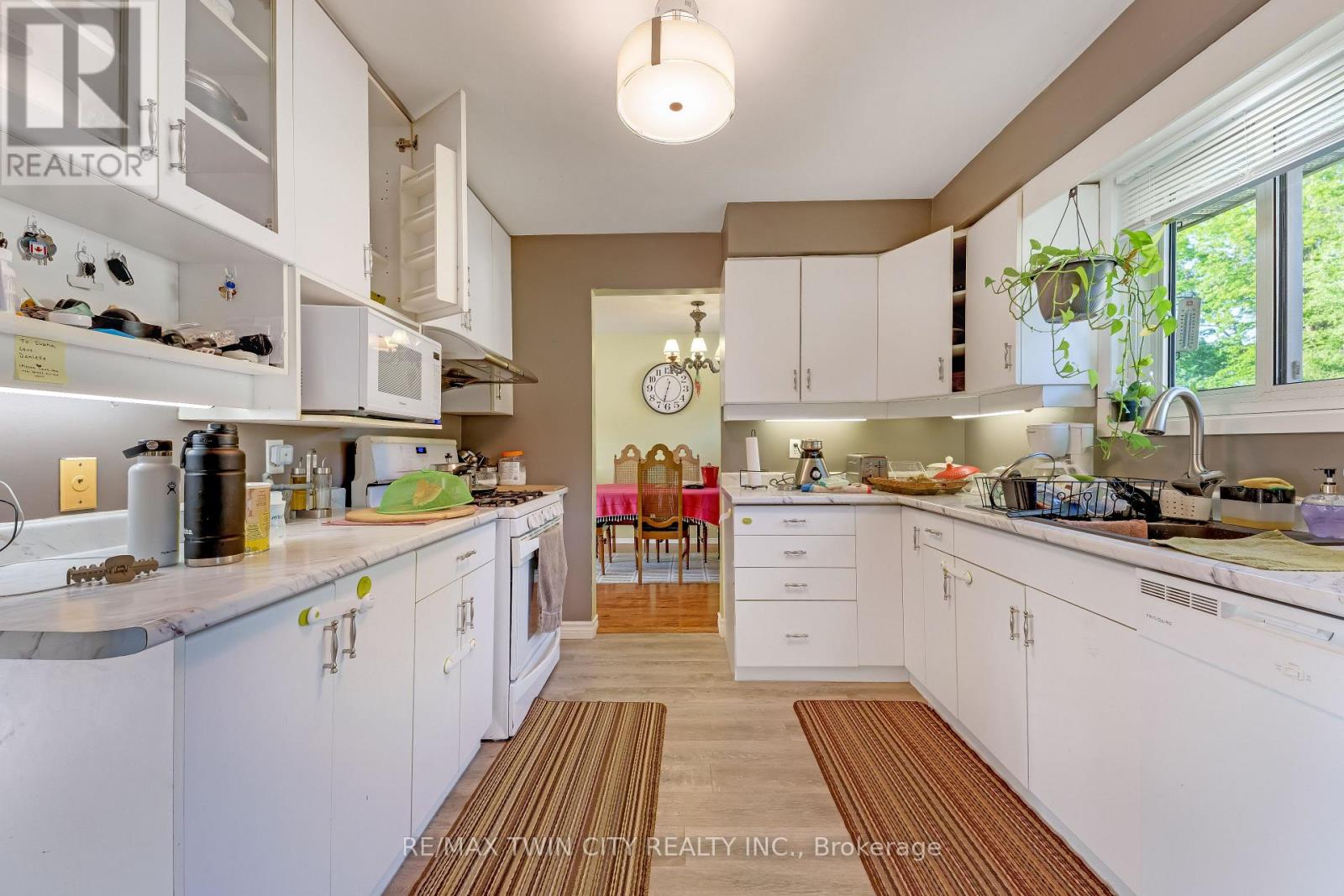 510 Edenbrook Place, Waterloo, Ontario  N2L 4N5 - Photo 10 - X13290866
