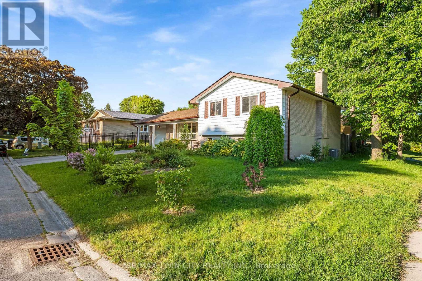 510 Edenbrook Place, Waterloo, Ontario  N2L 4N5 - Photo 24 - X13290866