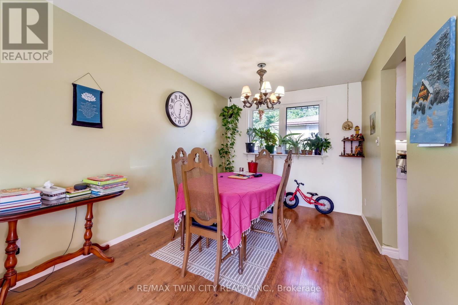 510 Edenbrook Place, Waterloo, Ontario  N2L 4N5 - Photo 5 - X13290866