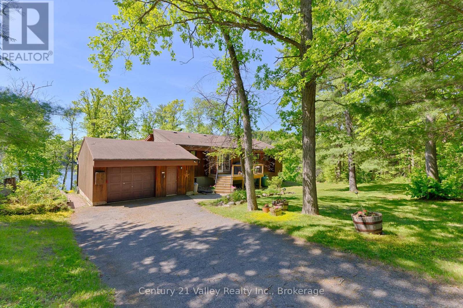 3233 CALABOGIE ROAD, Greater Madawaska, Ontario