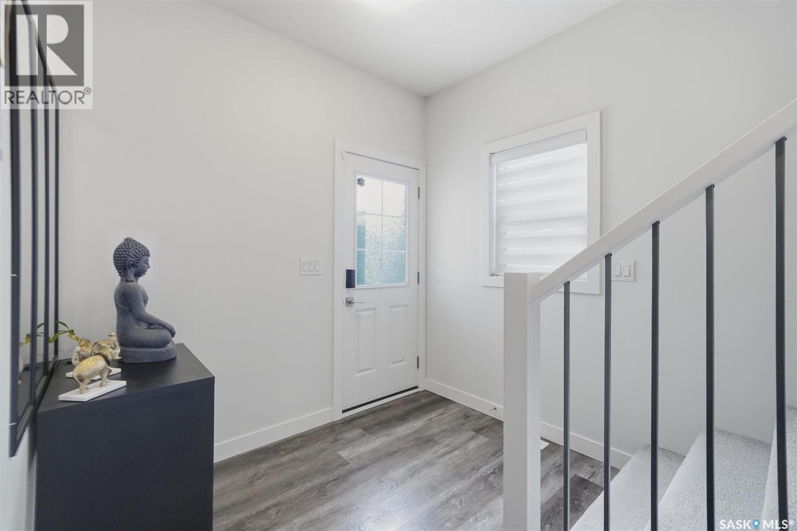 259 Skopik Crescent, Saskatoon, Saskatchewan  S7V 0N4 - Photo 3 - SK037361