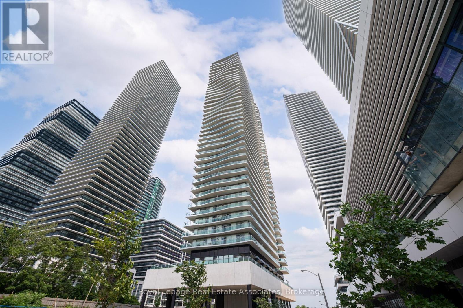 2303 - 33 Shore Breeze Drive, Toronto, Ontario  M8V 1A1 - Photo 3 - W13299336