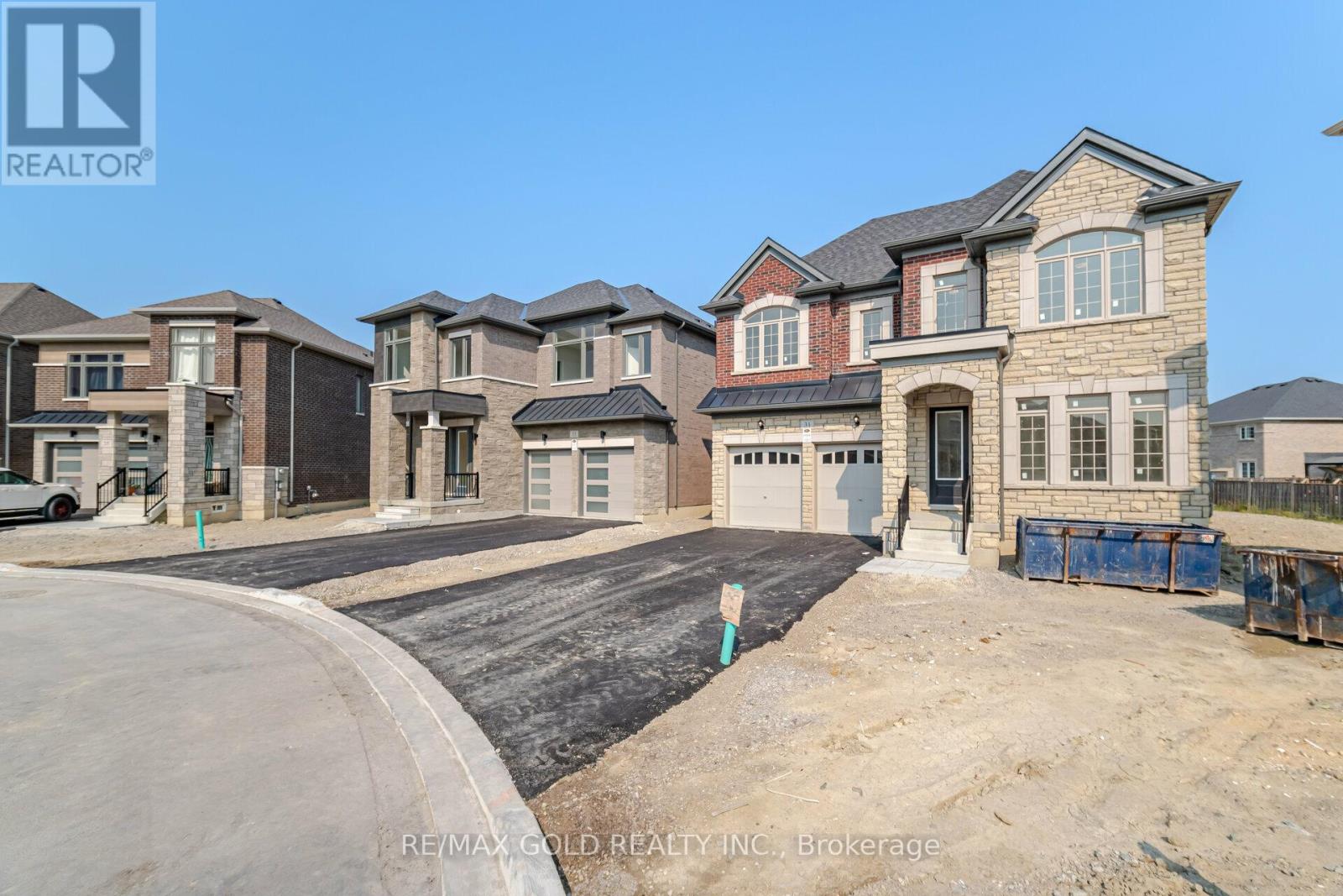 31 Dolomite Drive, Brampton, Ontario  L6P 4R6 - Photo 2 - W13299914