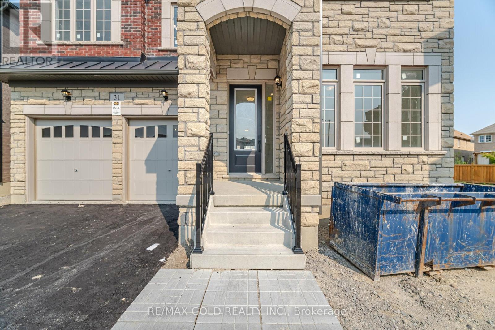 31 Dolomite Drive, Brampton, Ontario  L6P 4R6 - Photo 4 - W13299914