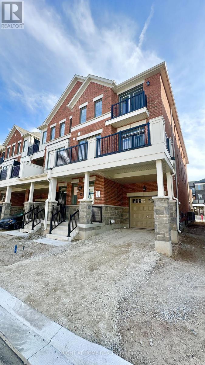 8 WALCOTT CRESCENT, Brampton, Ontario
