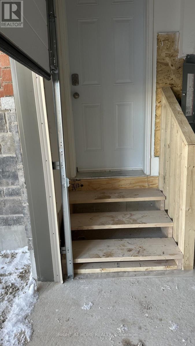 8 Walcott Crescent, Brampton, Ontario  L7A 4B3 - Photo 23 - W13302752