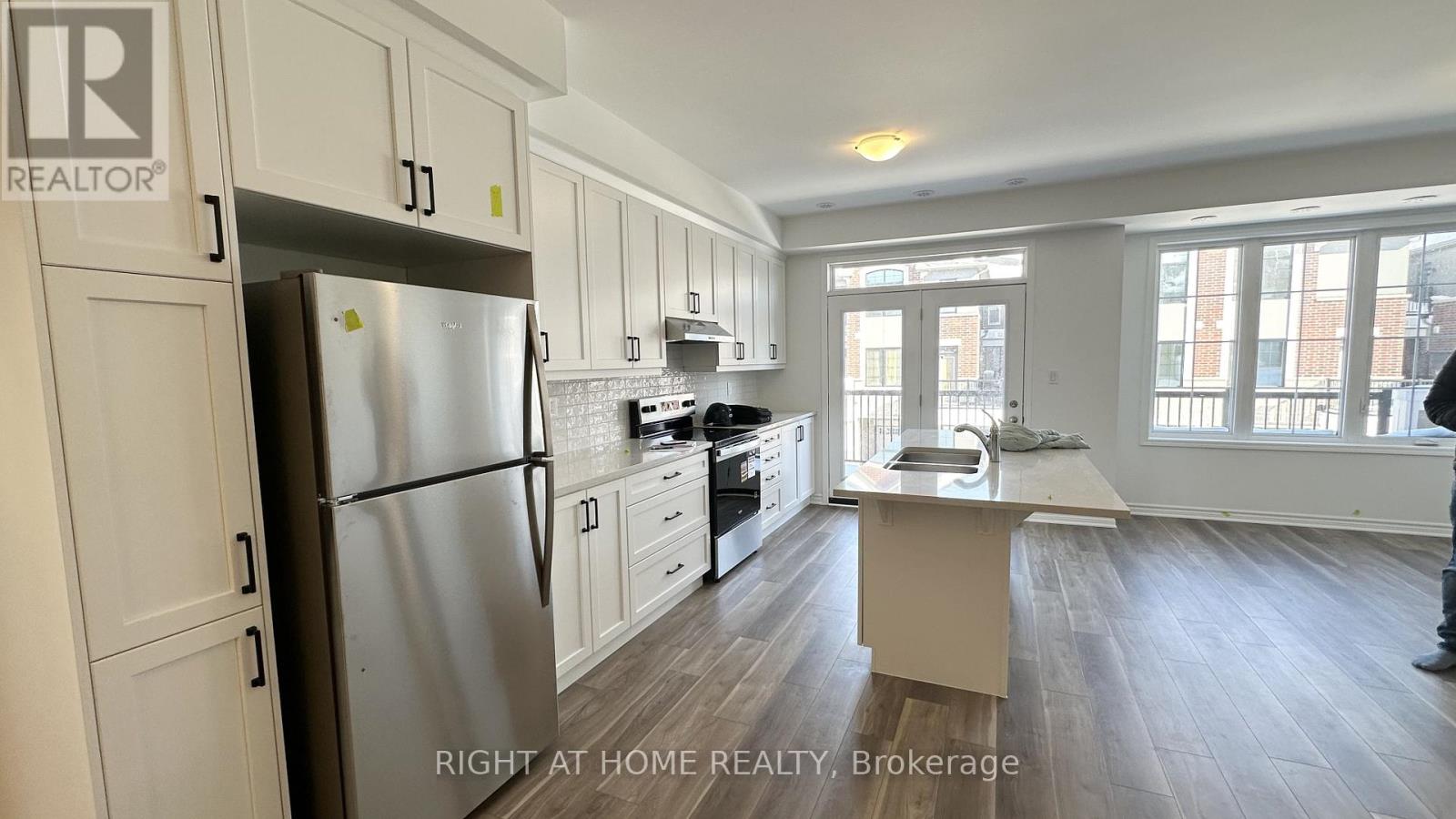 8 Walcott Crescent, Brampton, Ontario  L7A 4B3 - Photo 6 - W13302752