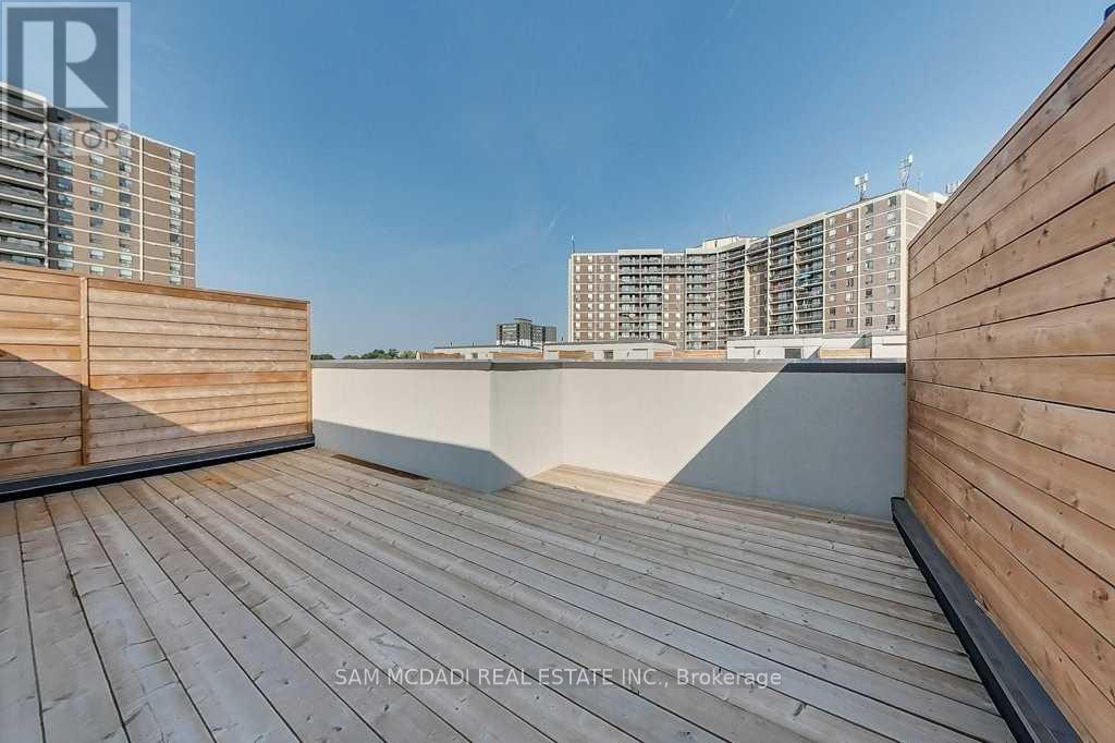 33 - 22 Applewood Lane, Toronto, Ontario  M9C 2Z7 - Photo 3 - W13303270
