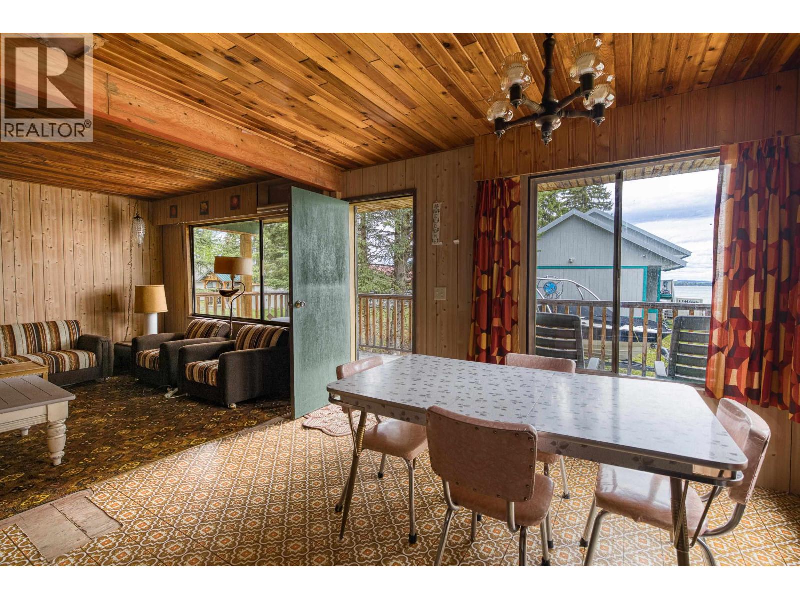 7607 North Point Road, 100 Mile House, British Columbia  V0K 1X1 - Photo 35 - R3131505