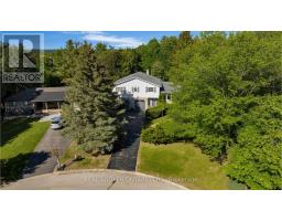 215 MARY ANNE DRIVE, Barrie, Ontario