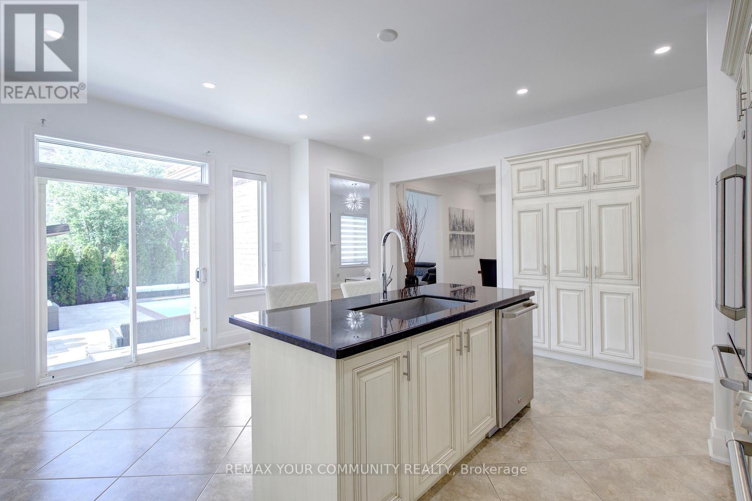16 Muret Crescent, Vaughan, Ontario  L6A 4S4 - Photo 13 - N13306374
