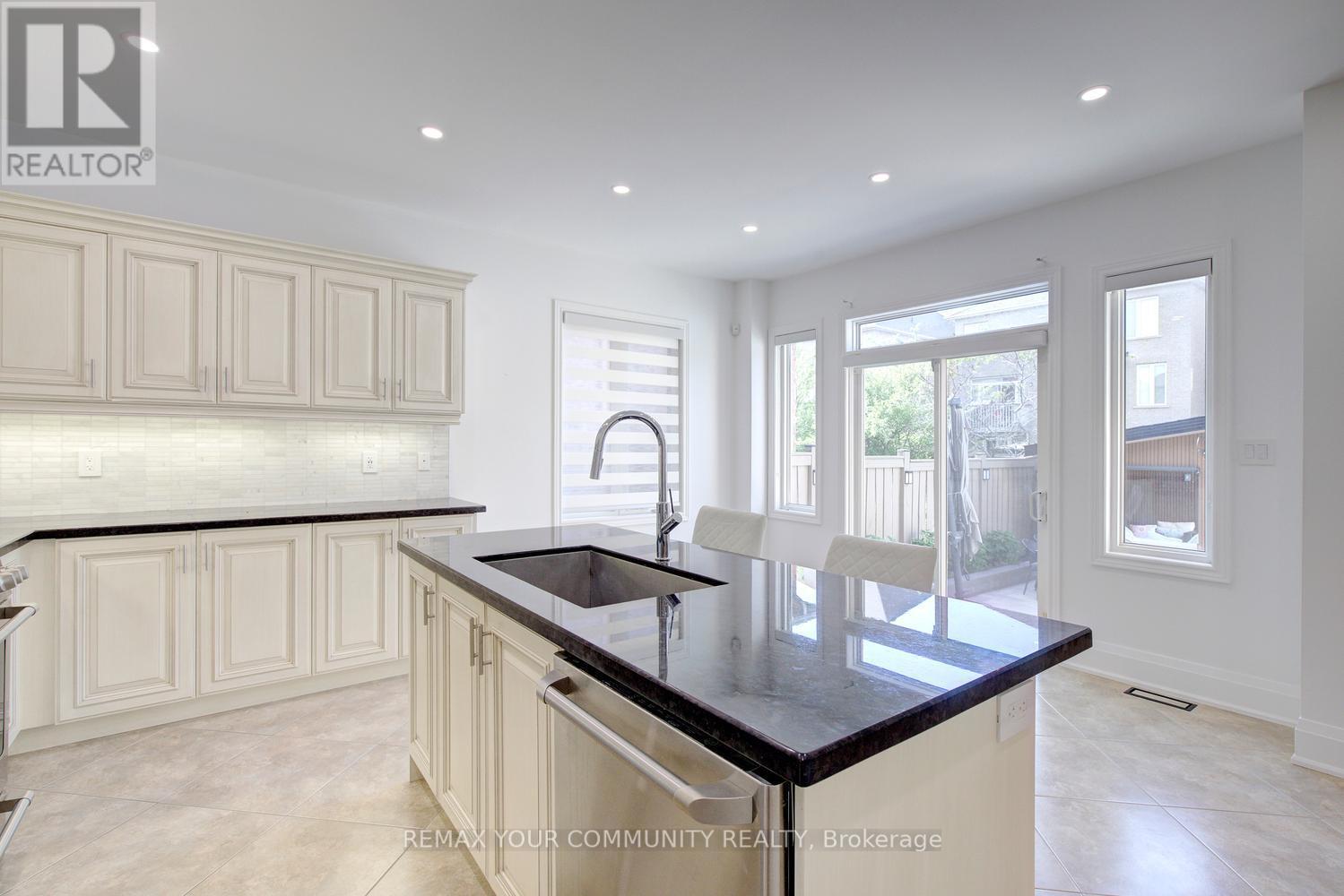 16 Muret Crescent, Vaughan, Ontario  L6A 4S4 - Photo 14 - N13306374