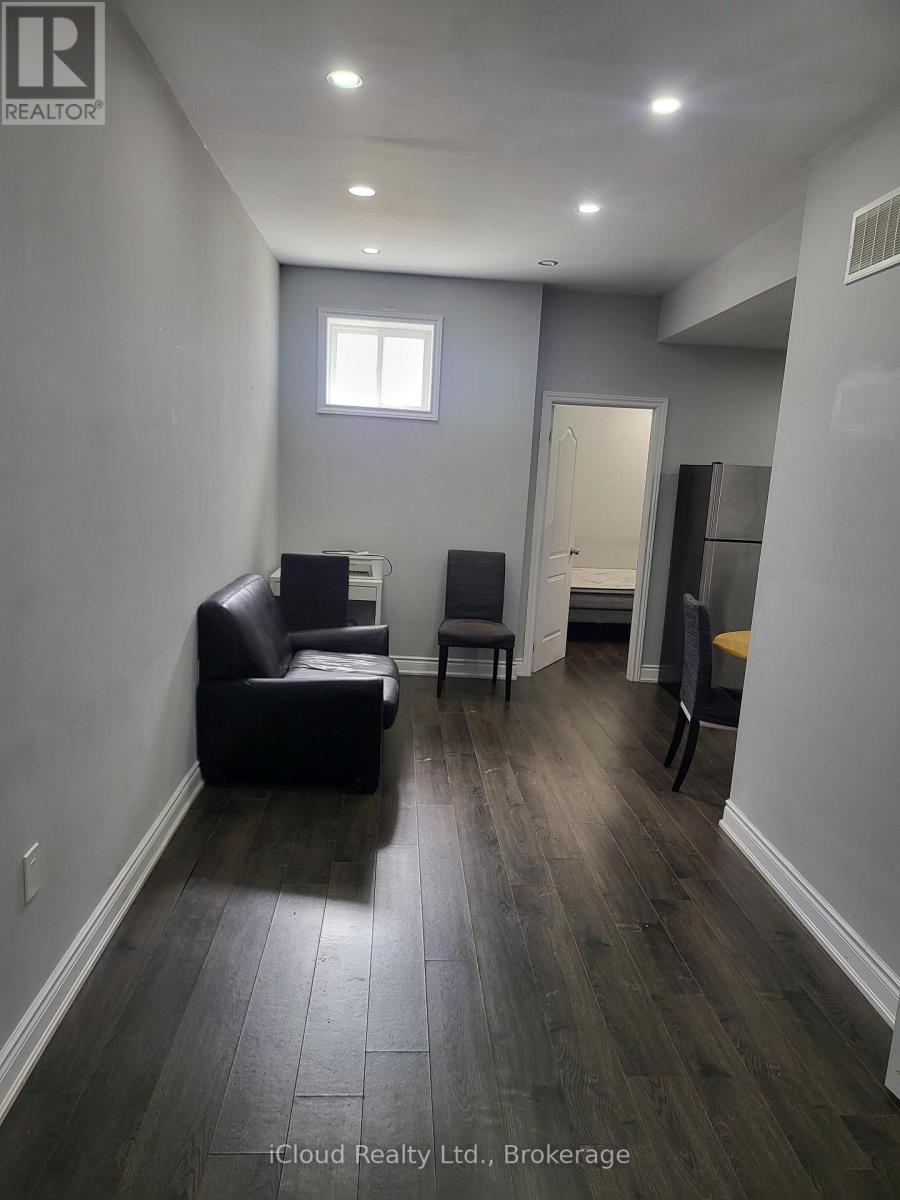 3812 Craighurst Avenue, Mississauga, Ontario  L5N 6T7 - Photo 8 - W13308028