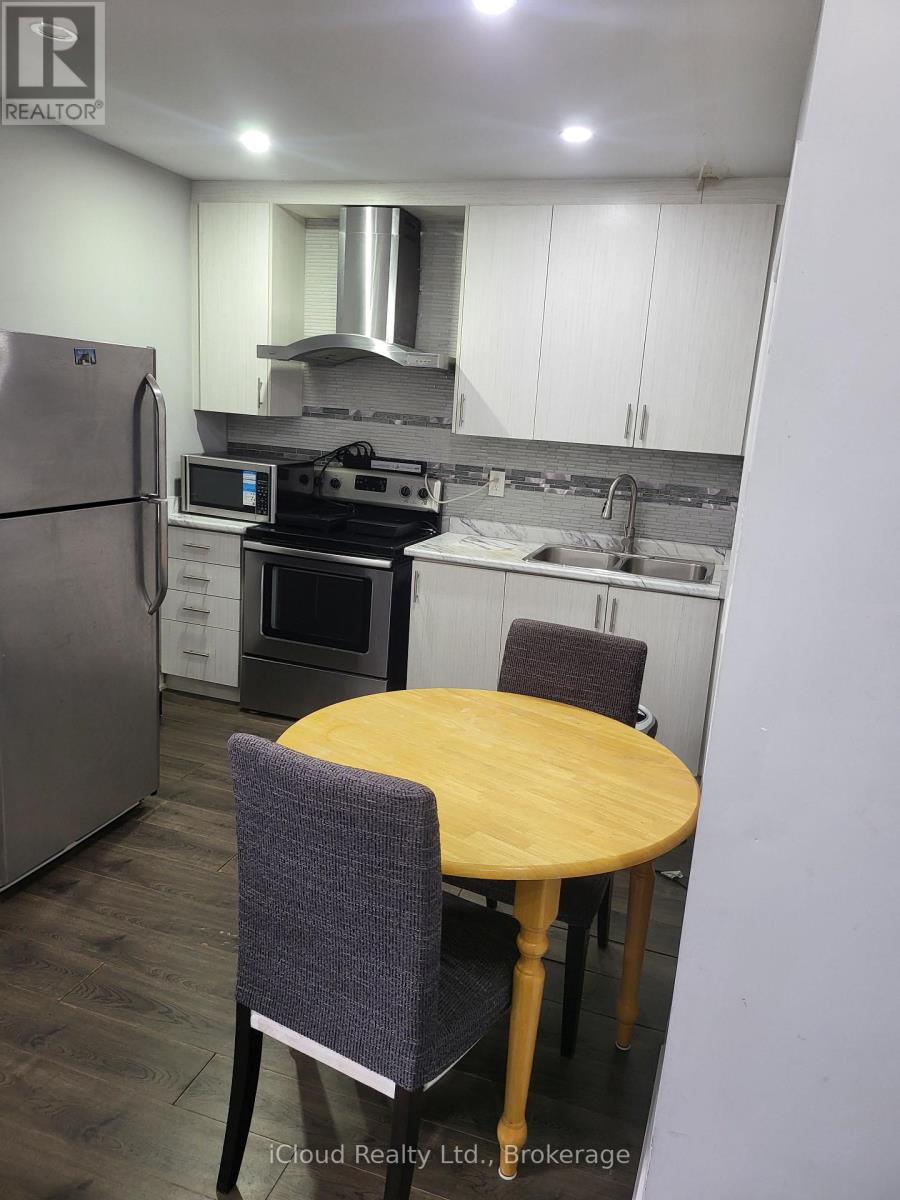3812 Craighurst Avenue, Mississauga, Ontario  L5N 6T7 - Photo 9 - W13308028