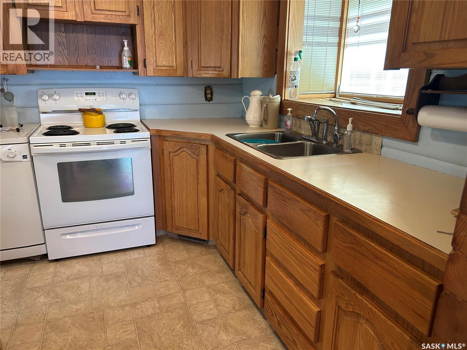 221 1st Street W, Coronach, Saskatchewan  S0H 0Z0 - Photo 22 - SK038334