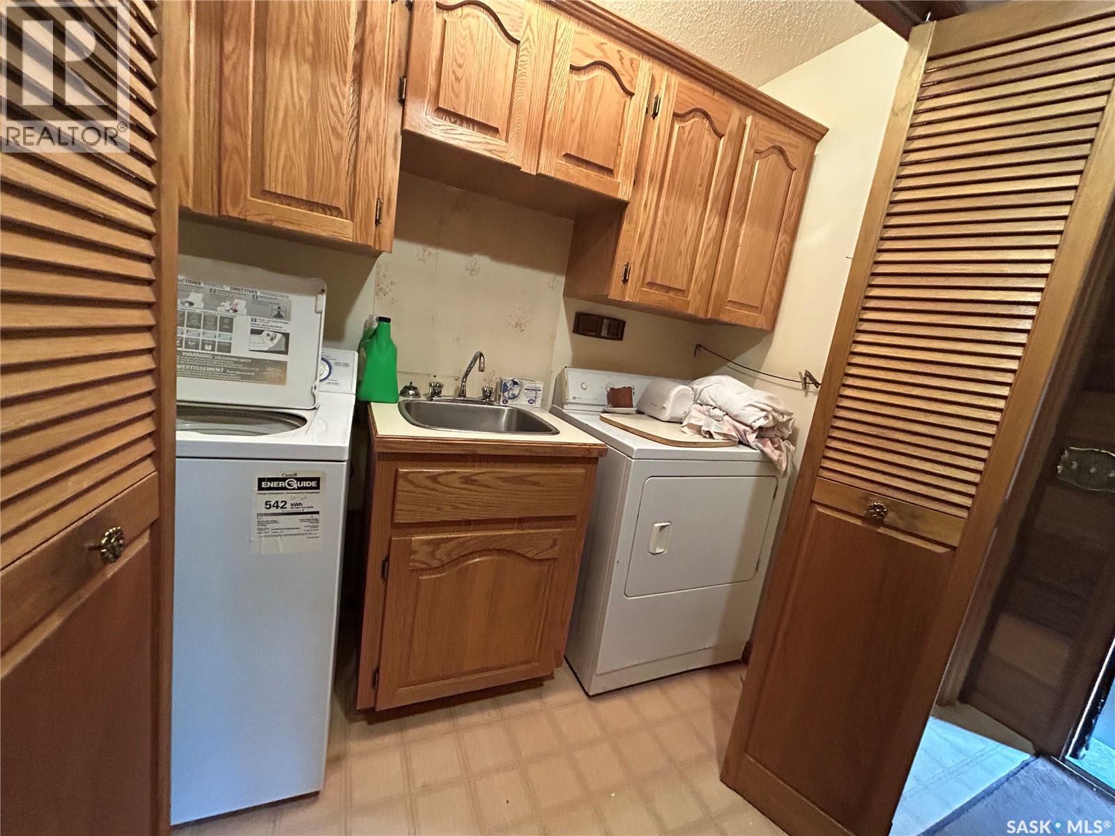 221 1st Street W, Coronach, Saskatchewan  S0H 0Z0 - Photo 25 - SK038334