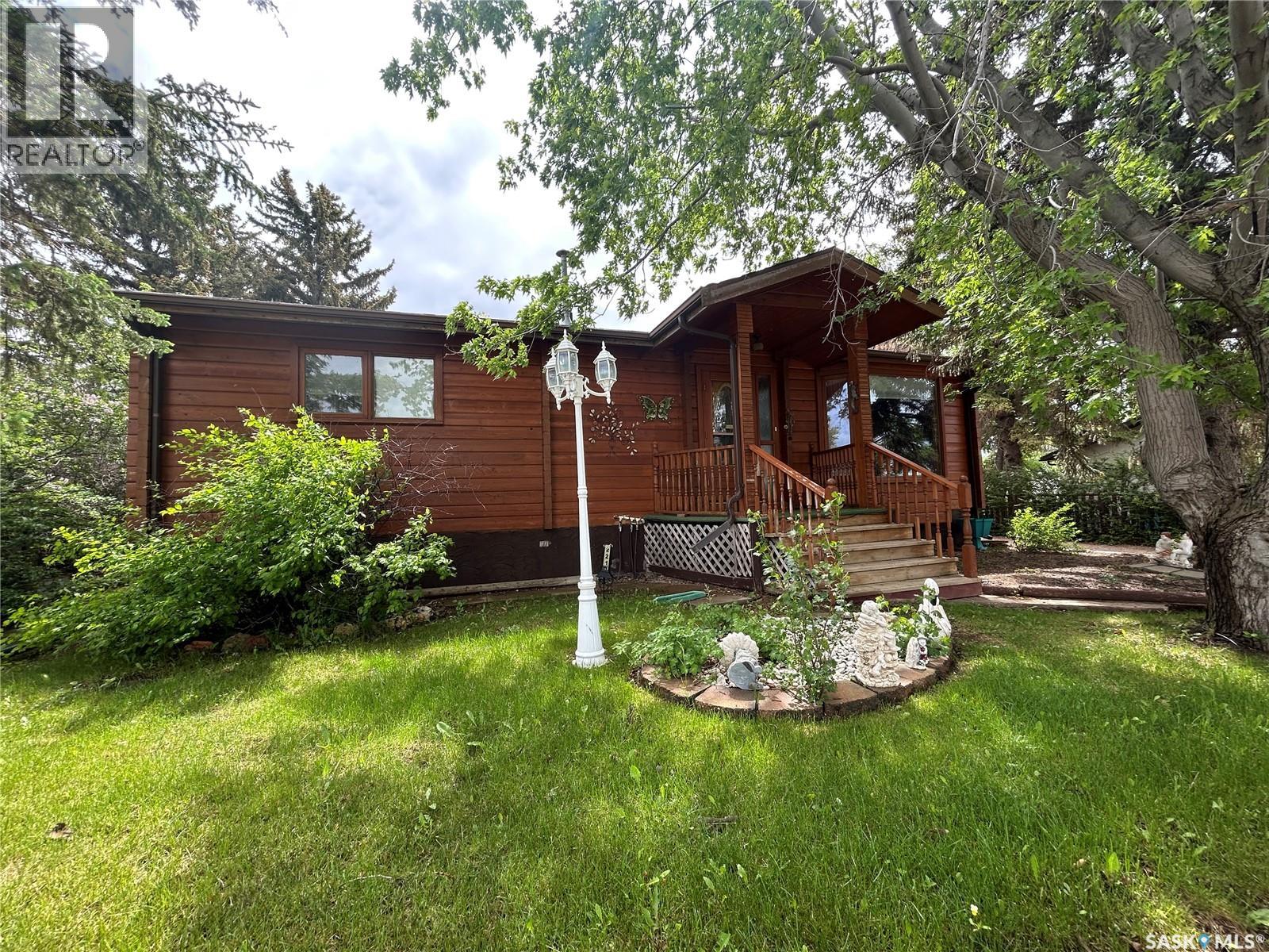 221 1st Street W, Coronach, Saskatchewan  S0H 0Z0 - Photo 4 - SK038334