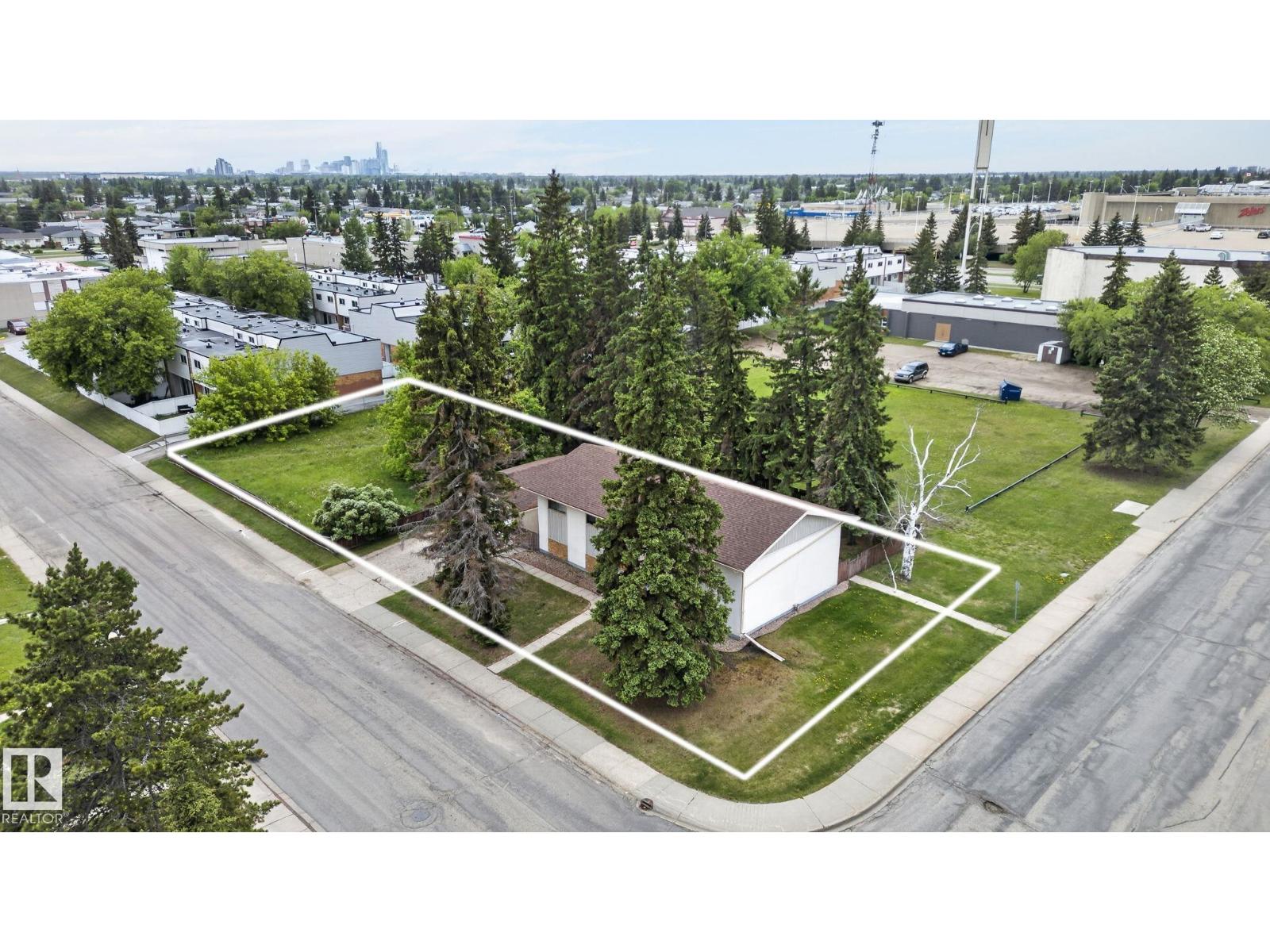 13908 64 St NW, Edmonton, Alberta  T5A 1R9 - Photo 1 - E4492180