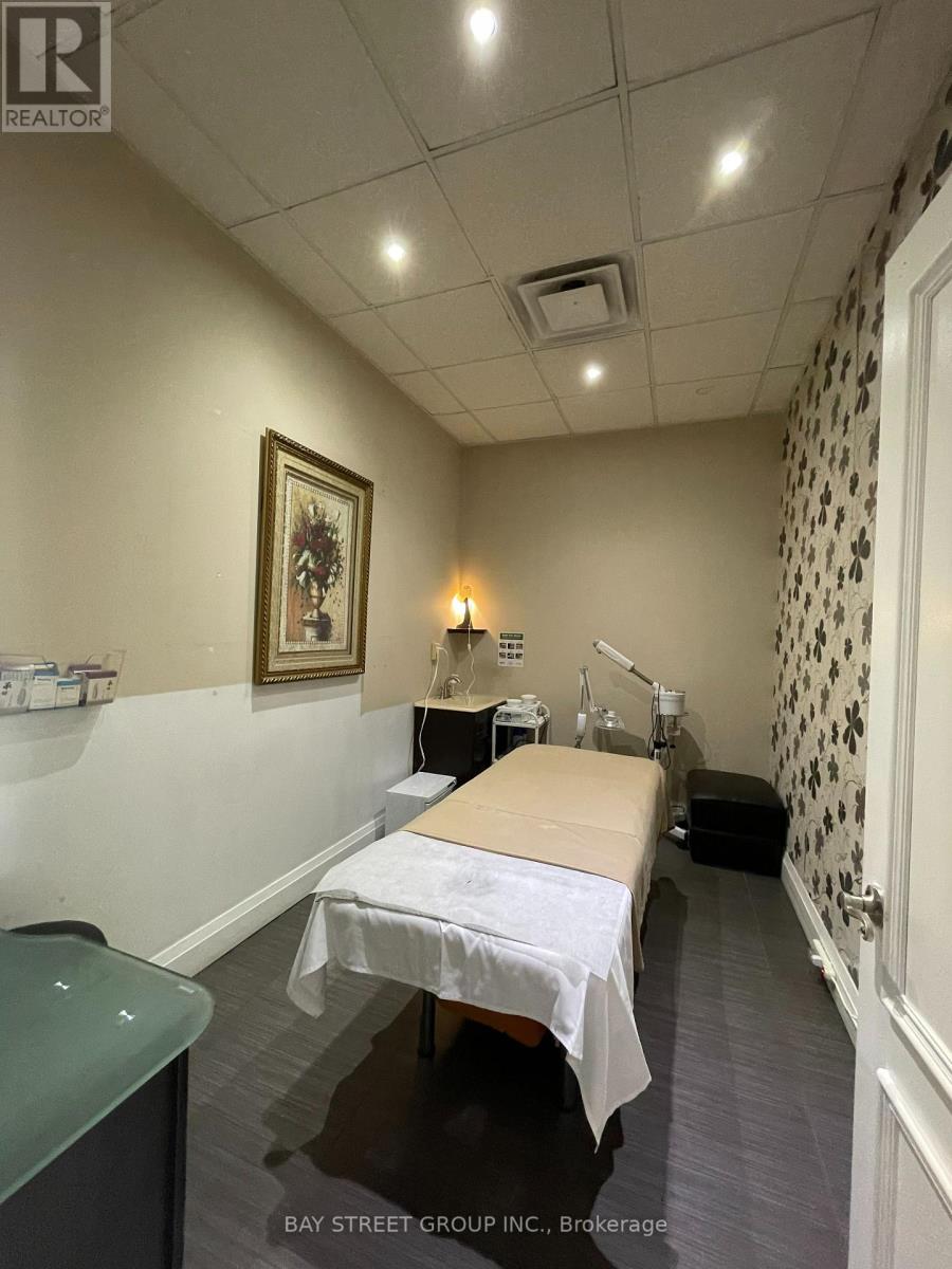 380 Dundas Street E, Oakville, Ontario  L6H 6Z9 - Photo 6 - W13312362